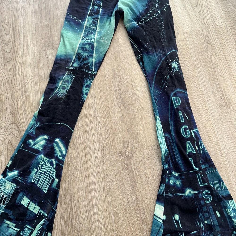 NEW SEASON JEAN PAUL GAULTIER
Navy 'The Pigalle' Lounge Pants AND Top - Picture 2 of 12